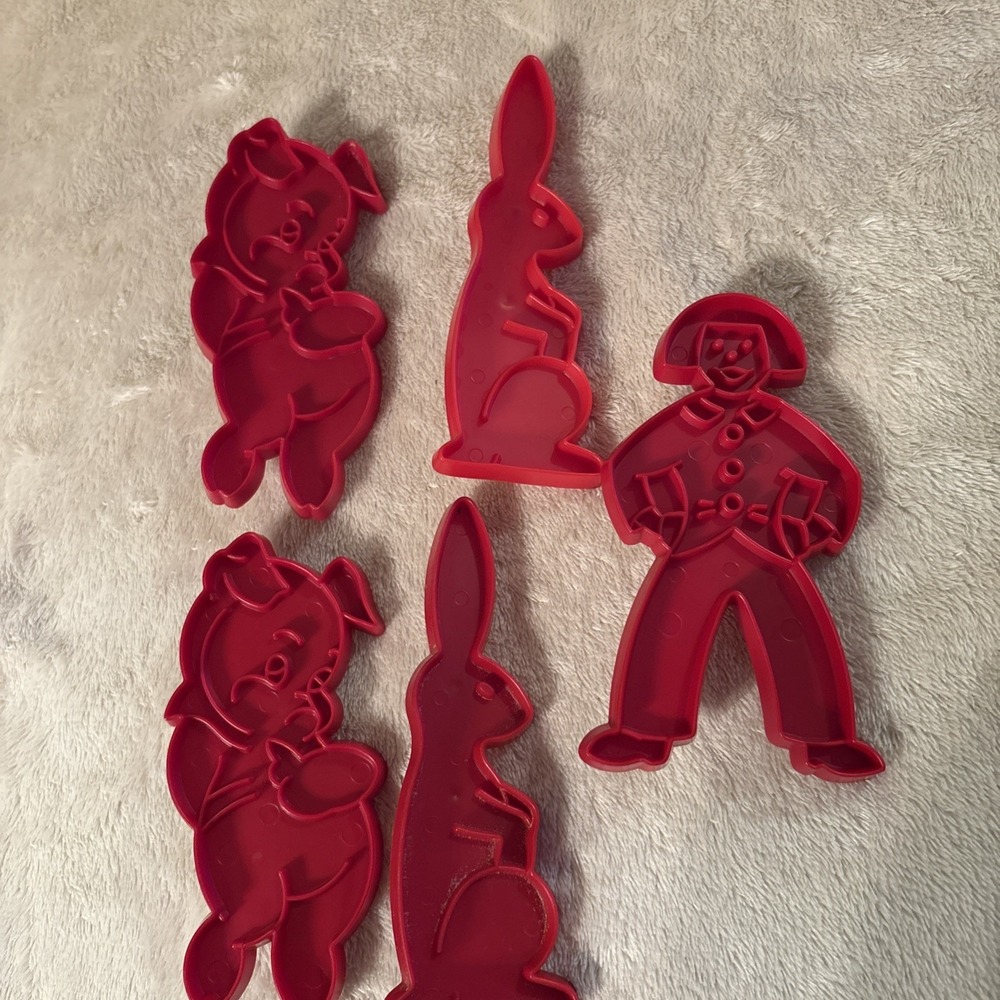 Vintage 1960/1970 's Tupperware Cookie Cutters - Set of 5 - Plastic Red